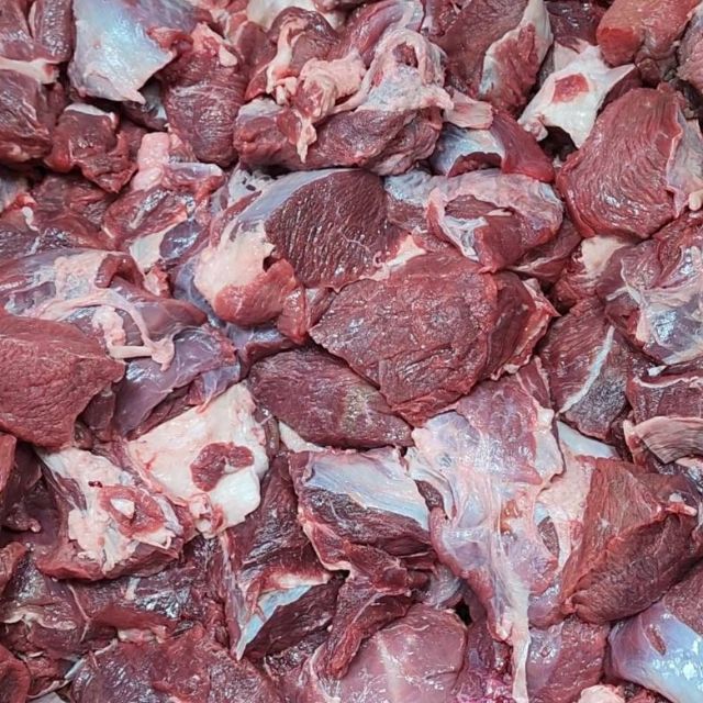 Beef with bone (1.4kg)