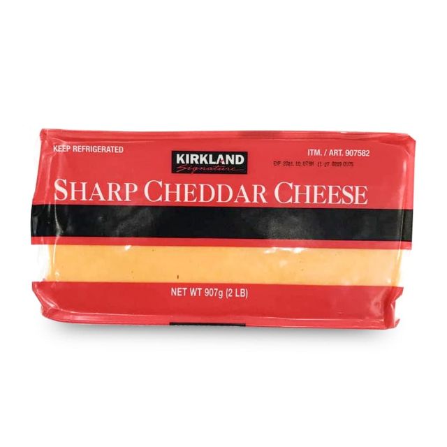 Sharp cheddar cheese "Kirkland" (907g)